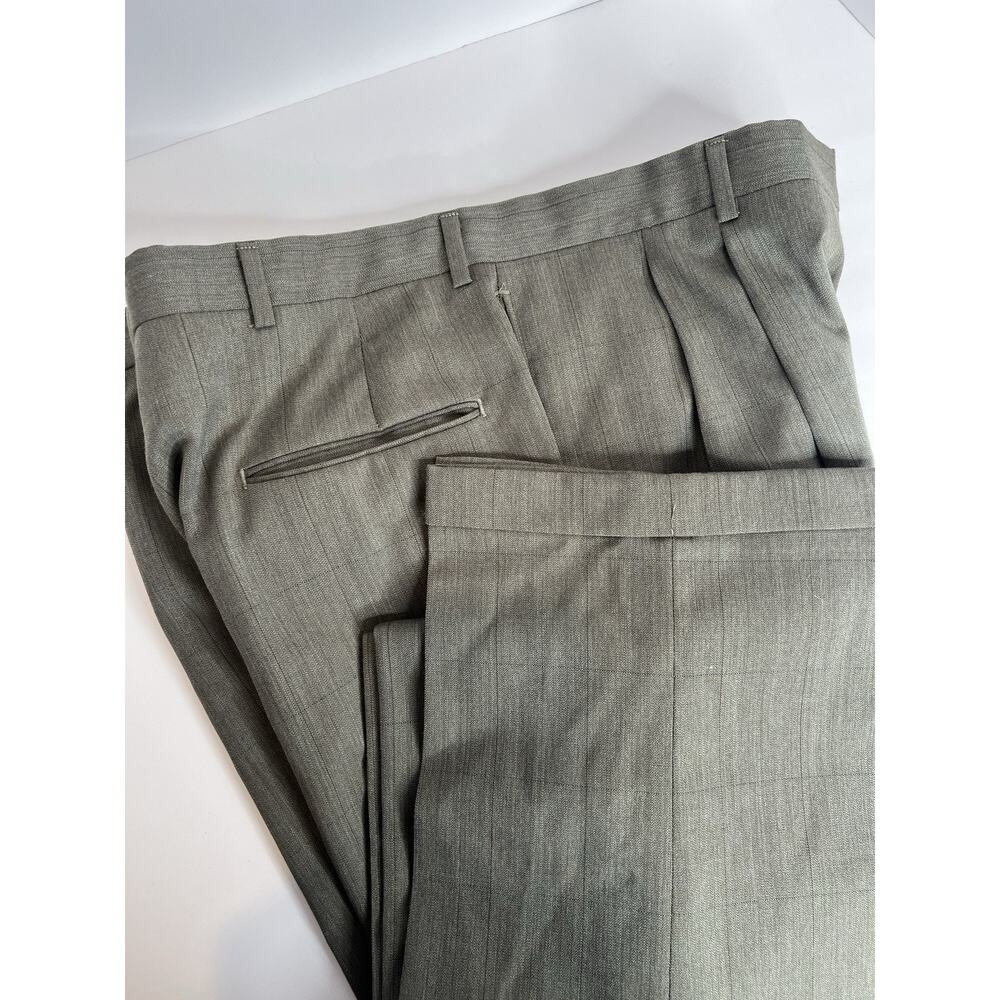 Haggar Gentlemans Fit Gray Plaid Dress Pants Pleated Cuffed Wool Blend 36x34 USA